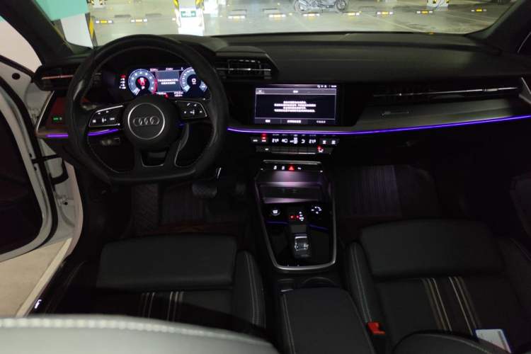 Used Audi A3 2024 Sportback 35 TFSI Fashionable Sports Model Center Console