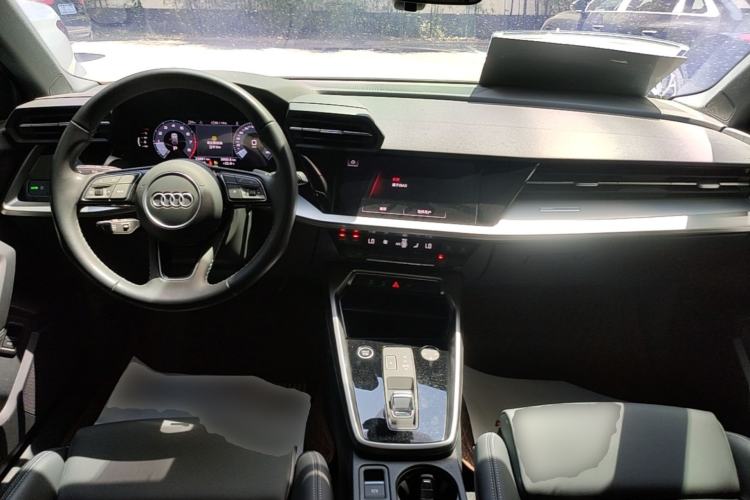 Used Audi A3 2024 Sportback 35 TFSI Fashionable Sports Model Center Console