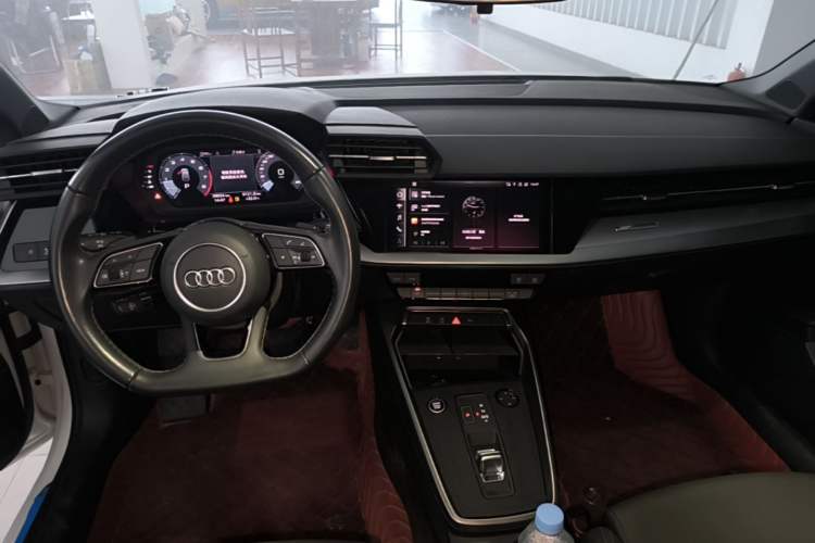 Used Audi A3 2024 Sportback 35 TFSI Fashionable Sports Model Center Console