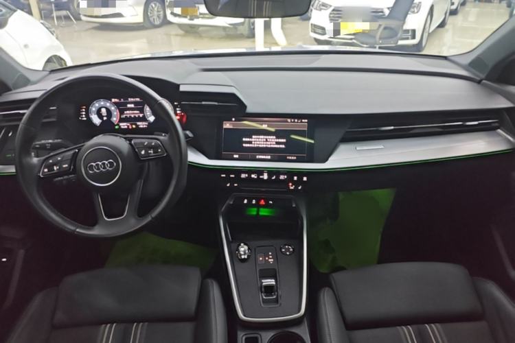 Used Audi A3 2024 A3L Limousine 35 TFSI Fashion Sport Model Center Console