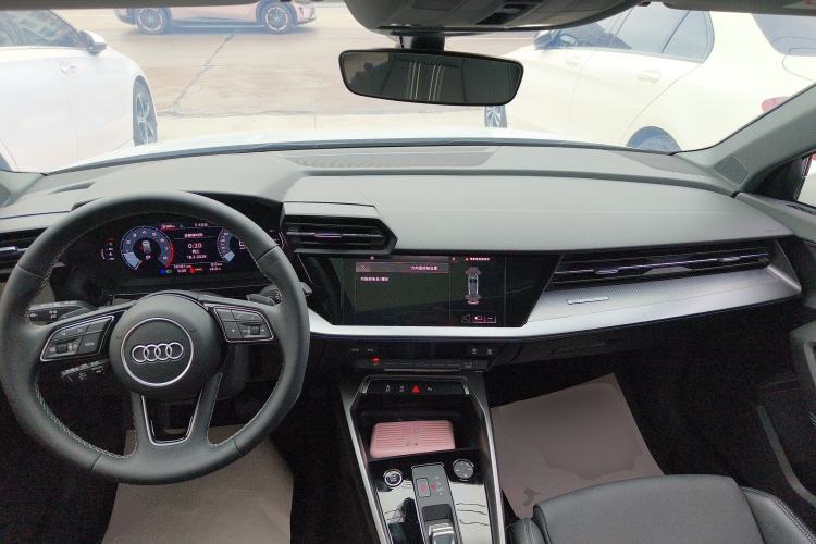 Used Audi A3 2024 Sportback 35 TFSI Fashionable Sports Model Center Console