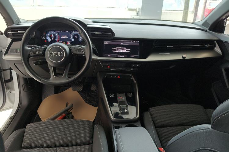 Used Audi A3 2024 A3L Limousine 35 TFSI Progressive Sport Edition Center Console