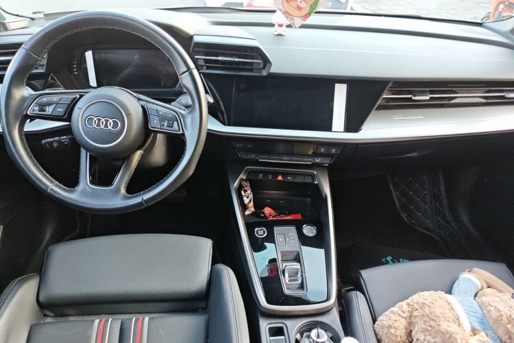 Used Audi A3 2024 A3L Limousine 35 TFSI Fashionable and Elegant Model Center Console