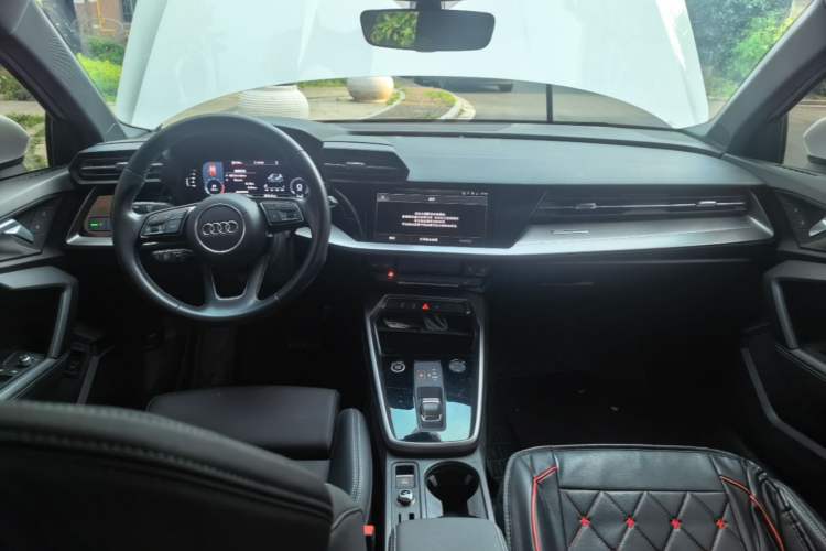 Used Audi A3 2024 Sportback 35 TFSI Fashionable Sports Model Center Console