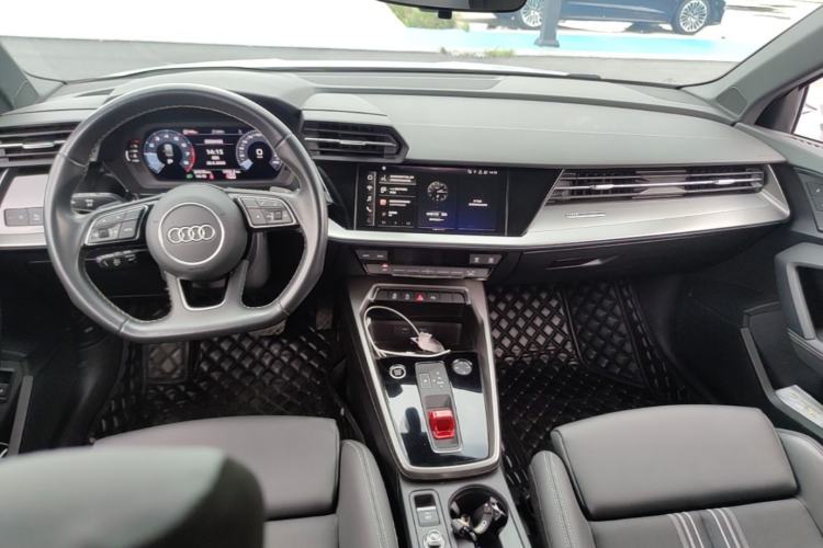 Used Audi A3 2024 A3L Limousine 35 TFSI Fashion Sport Model Center Console