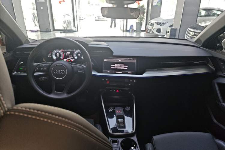 Used Audi A3 2024 A3L Limousine 35 TFSI Fashion Sport Model Center Console
