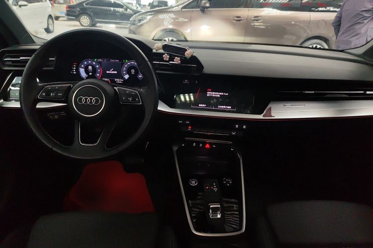 Used Audi A3 2024 Sportback 35 TFSI Fashionable Sports Model Center Console