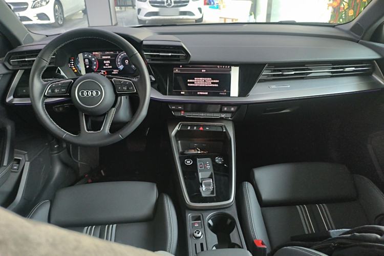 Used Audi A3 2024 A3L Limousine 35 TFSI Fashion Sport Model Center Console