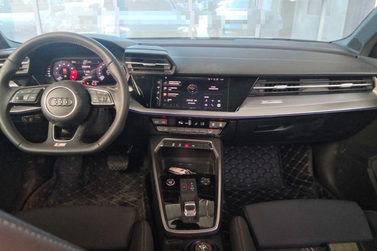 Used Audi A3 2024 Sportback 35 TFSI Fashionable Sports Model Center Console