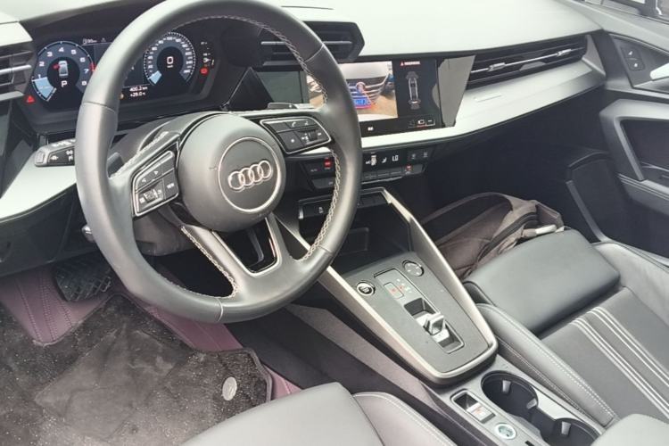 Used Audi A3 2024 A3L Limousine 35 TFSI Fashion Sport Model Center Console
