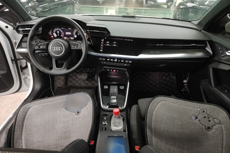 Used Audi A3 2024 Sportback 35 TFSI Fashionable Sports Model Center Console