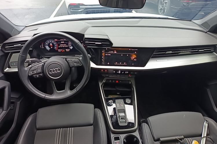 Used Audi A3 2024 Sportback 35 TFSI Fashionable Sports Model Center Console