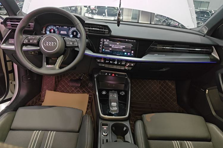 Used Audi A3 2024 A3L Limousine 35 TFSI Fashion Sport Model Center Console