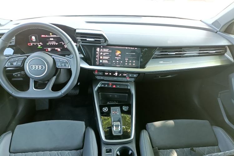 Used Audi A3 2024 A3L Limousine 35 TFSI Luxury Sport Edition Center Console