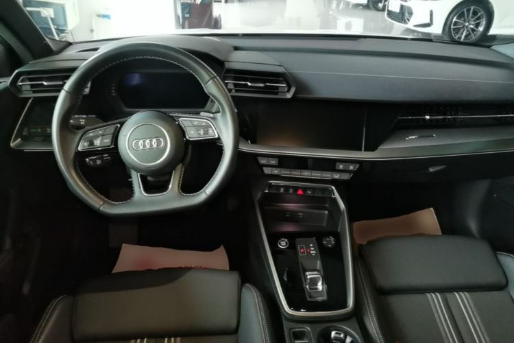 Used Audi A3 2024 A3L Limousine 35 TFSI Fashion Sport Model Center Console