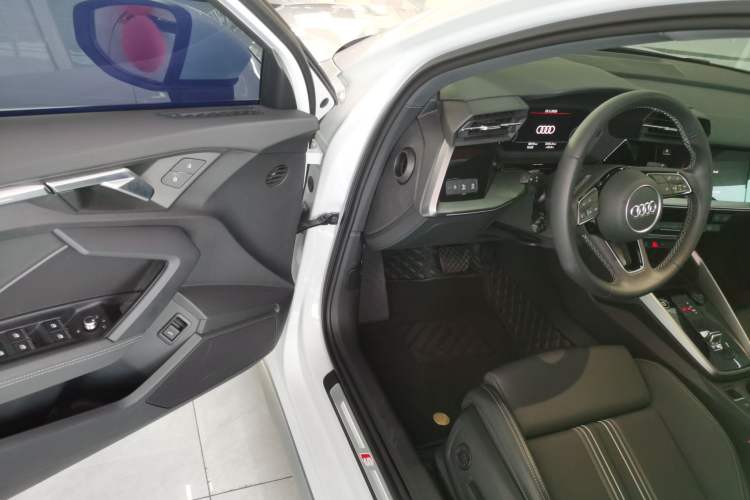Used Audi A3 2024 Sportback 35 TFSI Fashionable Sports Model Driver Seat