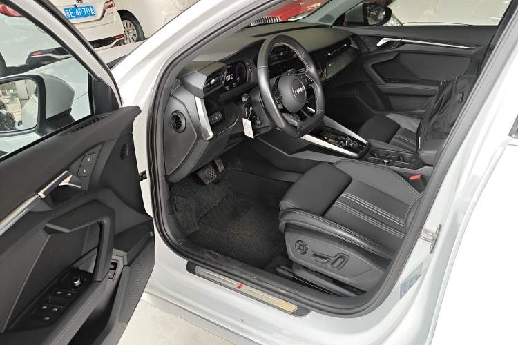 Used Audi A3 2024 Sportback 35 TFSI Fashionable Sports Model Driver Seat