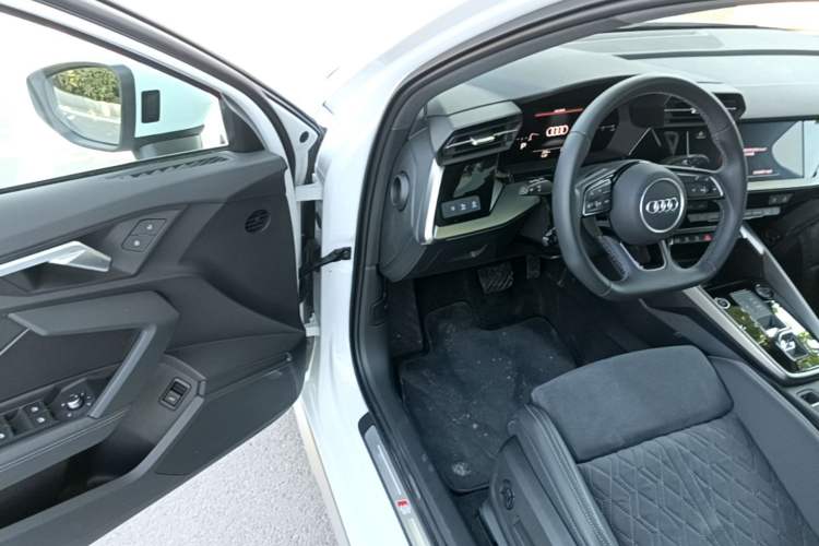 Used Audi A3 2024 A3L Limousine 35 TFSI Luxury Sport Edition Driver Seat