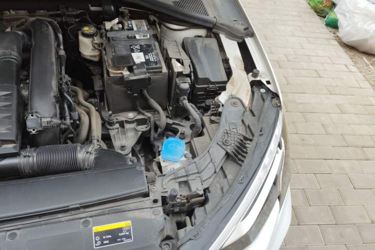 Used Audi A3 2024 Sportback 35 TFSI Fashionable Sports Model Engine Bay Left