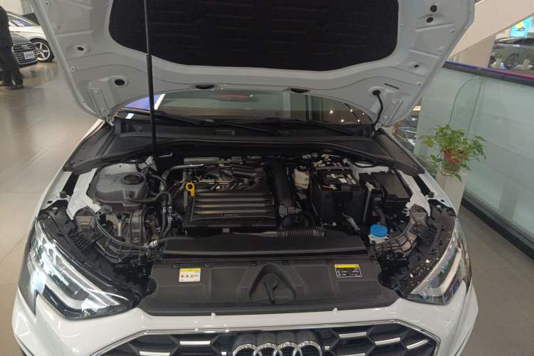 Used Audi A3 2024 A3L Limousine 35 TFSI Fashion Sport Model Engine Bay