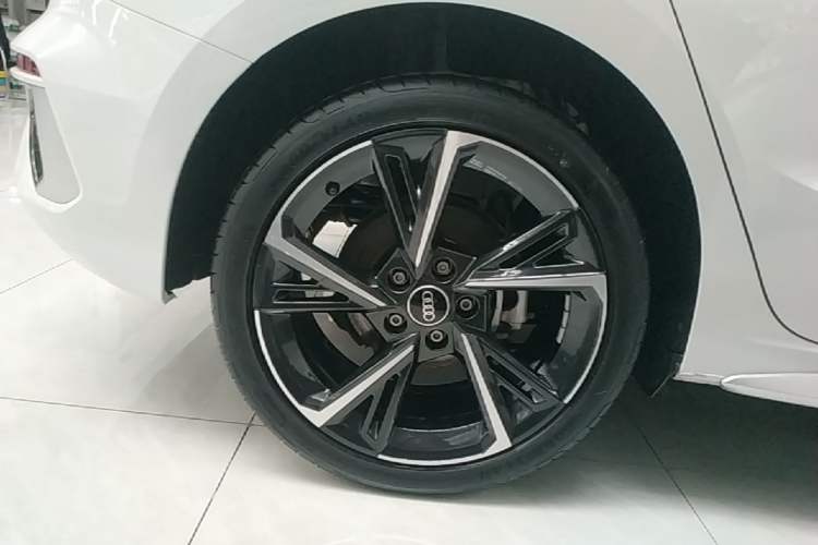 Used Audi A3 2024 Sportback 35 TFSI Fashionable Sports Model Exterior 5