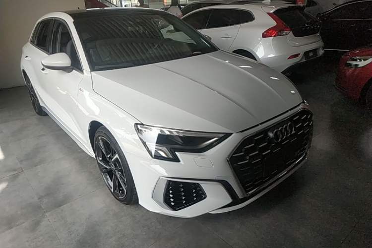 Used Audi A3 2024 Sportback 35 TFSI Fashionable Sports Model Front Right 45 Deg