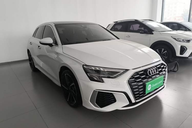 Used Audi A3 2024 Sportback 35 TFSI Fashionable Sports Model Front Right 45 Deg