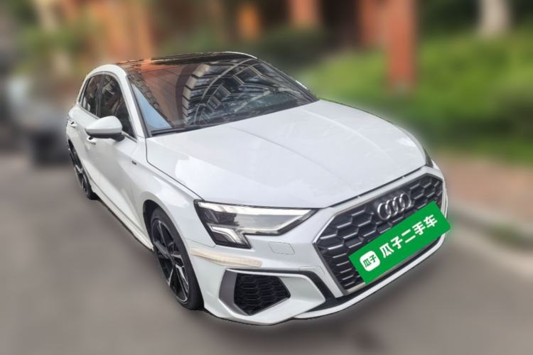 Used Audi A3 2024 Sportback 35 TFSI Fashionable Sports Model Front Right 45 Deg