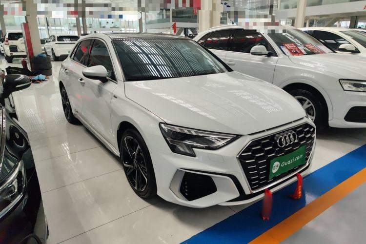 Used Audi A3 2024 Sportback 35 TFSI Fashionable Sports Model Front Right 45 Deg