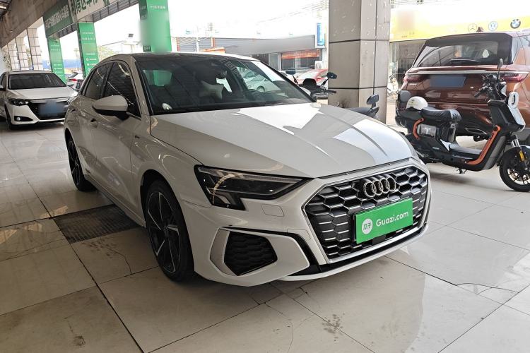 Used Audi A3 2024 Sportback 35 TFSI Fashionable Sports Model Front Right 45 Deg