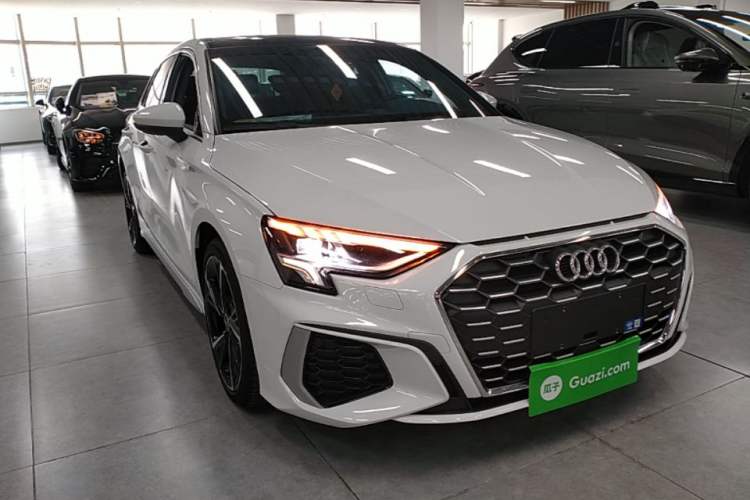 Used Audi A3 2024 Sportback 35 TFSI Fashionable Sports Model Front Right 45 Deg