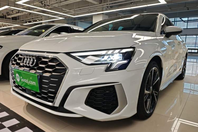 Audi A3 2024 Sportback 35 TFSI Fashionable Sports Model