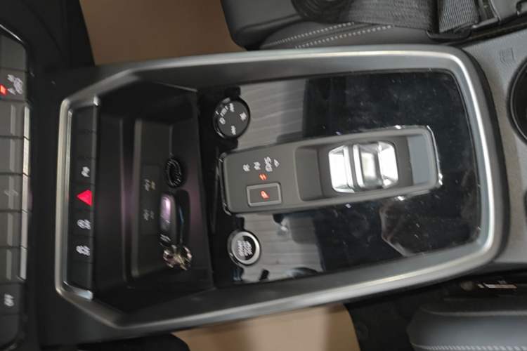 Used Audi A3 2024 A3L Limousine 35 TFSI Fashion Sport Model Gear Lever