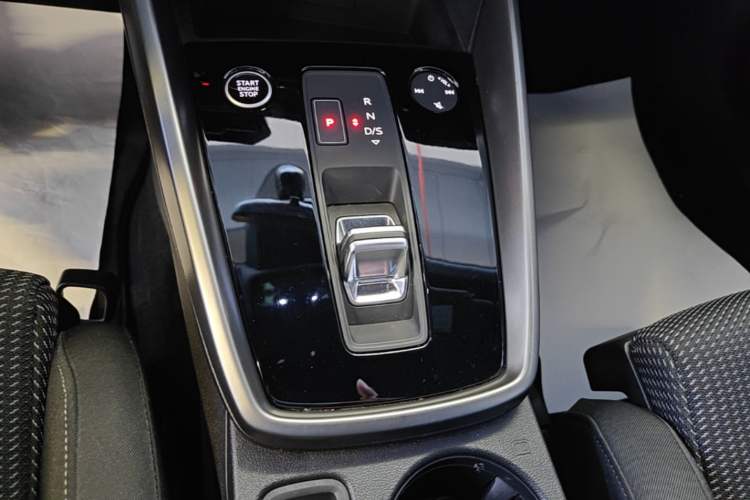 Used Audi A3 2024 A3L Limousine 35 TFSI Progressive Sport Edition Gear Lever