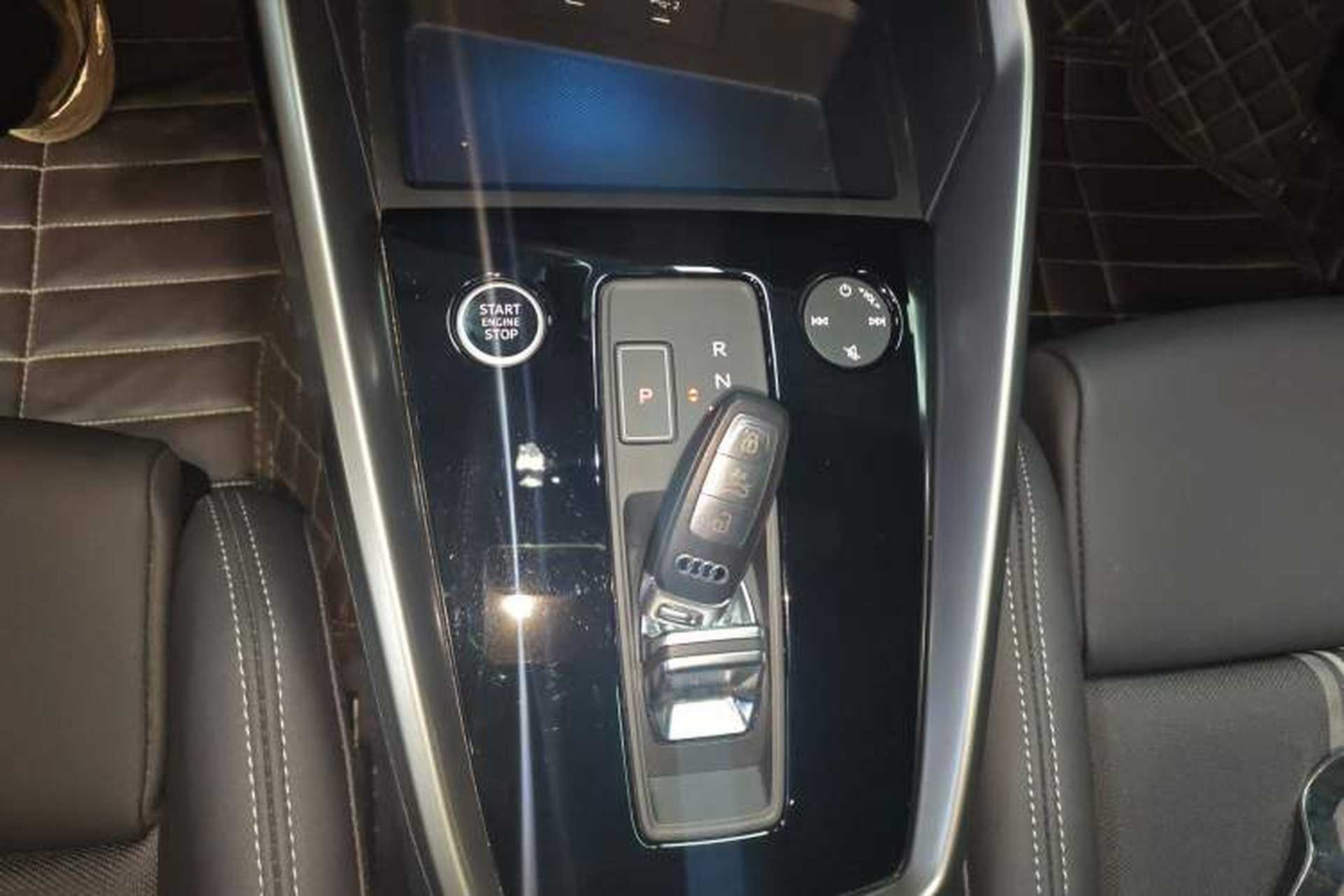 Used Audi A3 2024 Sportback 35 TFSI Fashionable Sports Model Gear Lever