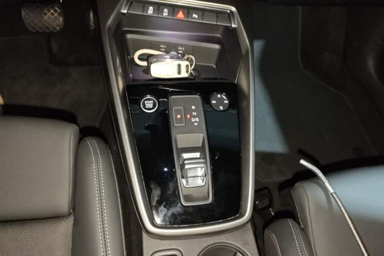 Used Audi A3 2024 A3L Limousine 35 TFSI Fashion Sport Model Gear Lever