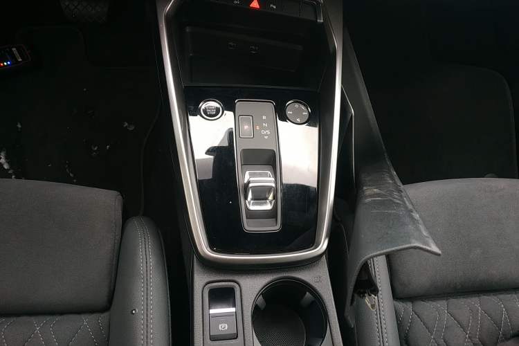 Used Audi A3 2024 A3L Limousine 35 TFSI Luxury Sport Edition Gear Lever