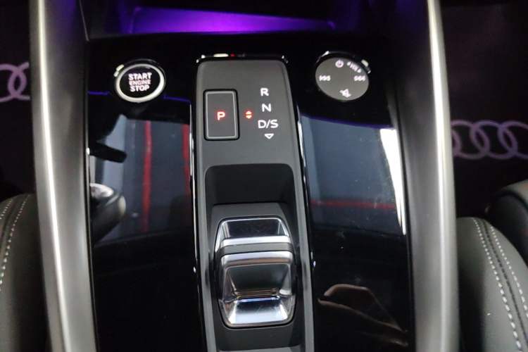 Used Audi A3 2024 Sportback 35 TFSI Fashionable Sports Model Gear Lever