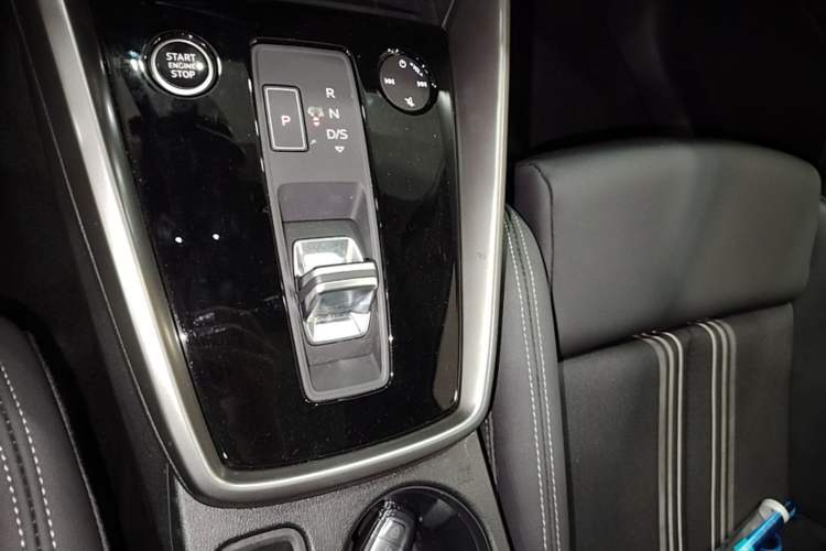 Used Audi A3 2024 Sportback 35 TFSI Fashionable Sports Model Gear Lever