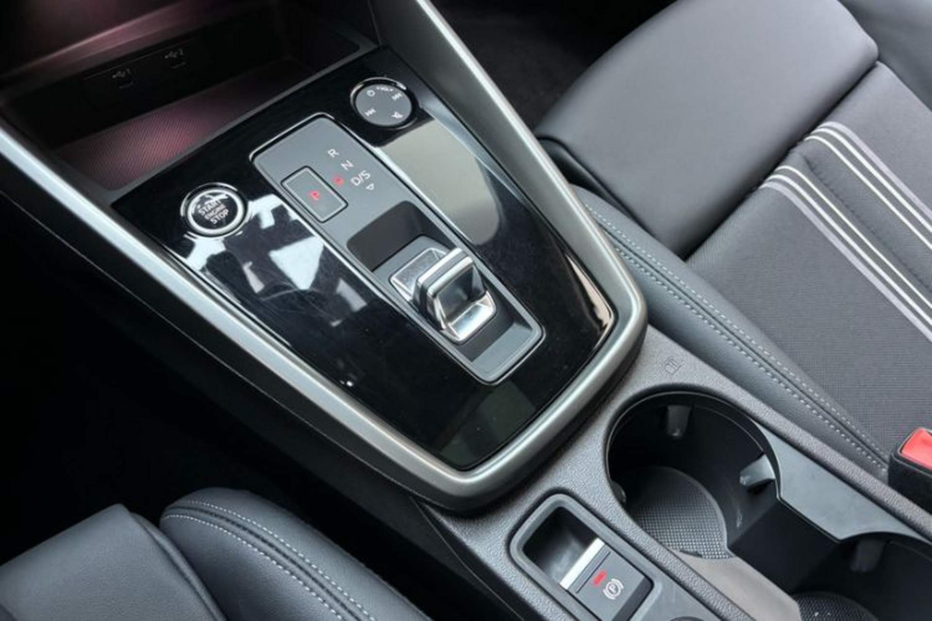 Used Audi A3 2024 Sportback 35 TFSI Fashionable Sports Model Gear Lever