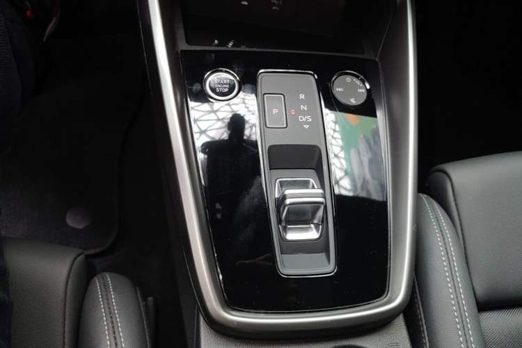 Used Audi A3 2024 A3L Limousine 35 TFSI Fashion Sport Model Gear Lever