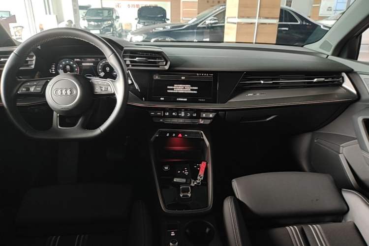 Used Audi A3 2024 Sportback 35 TFSI Fashionable Sports Model Gear Lever