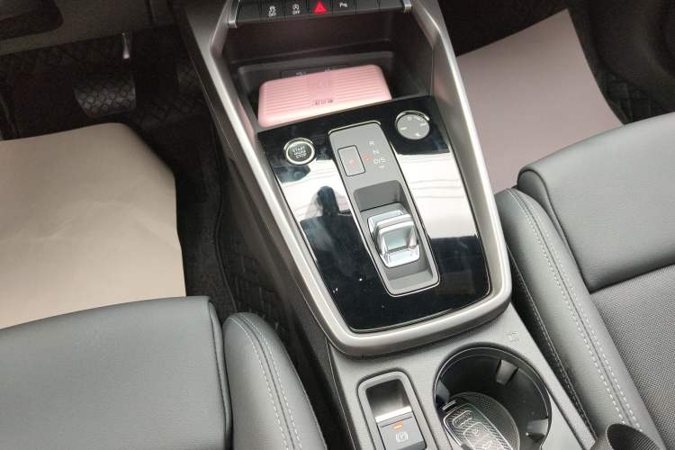 Used Audi A3 2024 Sportback 35 TFSI Fashionable Sports Model Gear Lever