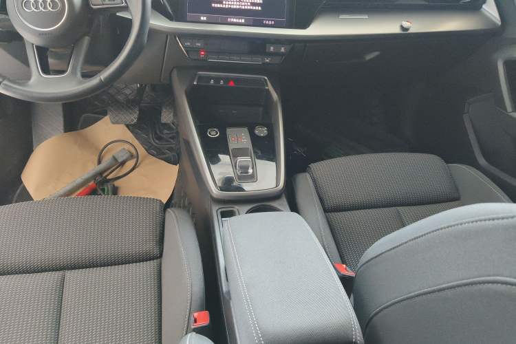 Used Audi A3 2024 A3L Limousine 35 TFSI Progressive Sport Edition Gear Lever