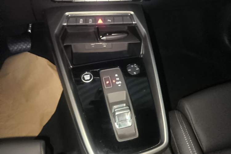 Used Audi A3 2024 Sportback 35 TFSI Fashionable Sports Model Gear Lever