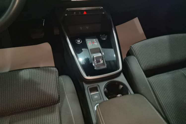 Used Audi A3 2024 A3L Limousine 35 TFSI Progressive Sport Edition Gear Lever