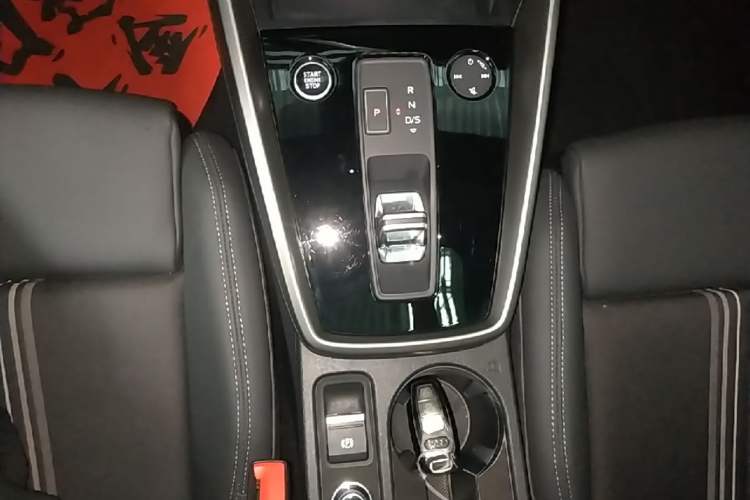 Used Audi A3 2024 Sportback 35 TFSI Fashionable Sports Model Gear Lever