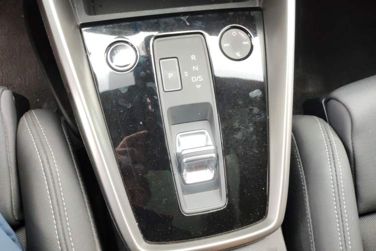 Used Audi A3 2024 Sportback 35 TFSI Fashionable Sports Model Gear Lever