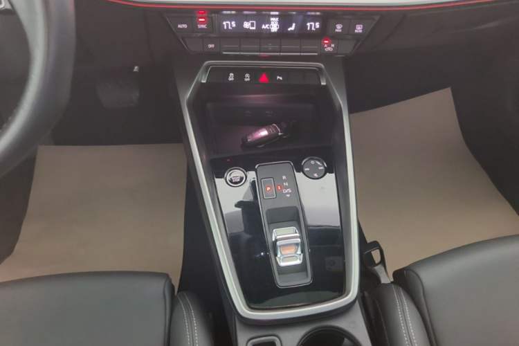 Used Audi A3 2024 A3L Limousine 35 TFSI Fashion Sport Model Gear Lever