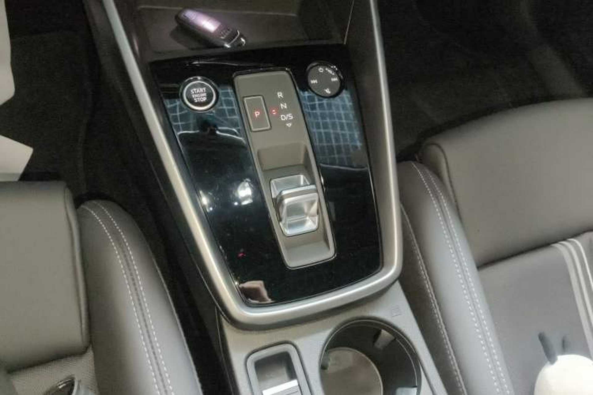 Used Audi A3 2024 A3L Limousine 35 TFSI Fashion Sport Model Gear Lever
